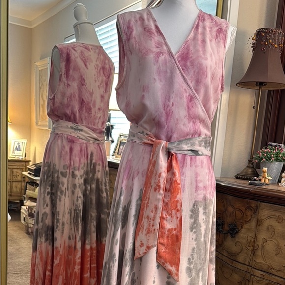 🎉SALE🎉Tie-Dye Sleeveless Maxi Wrap Dress Free Size - Picture 1 of 10